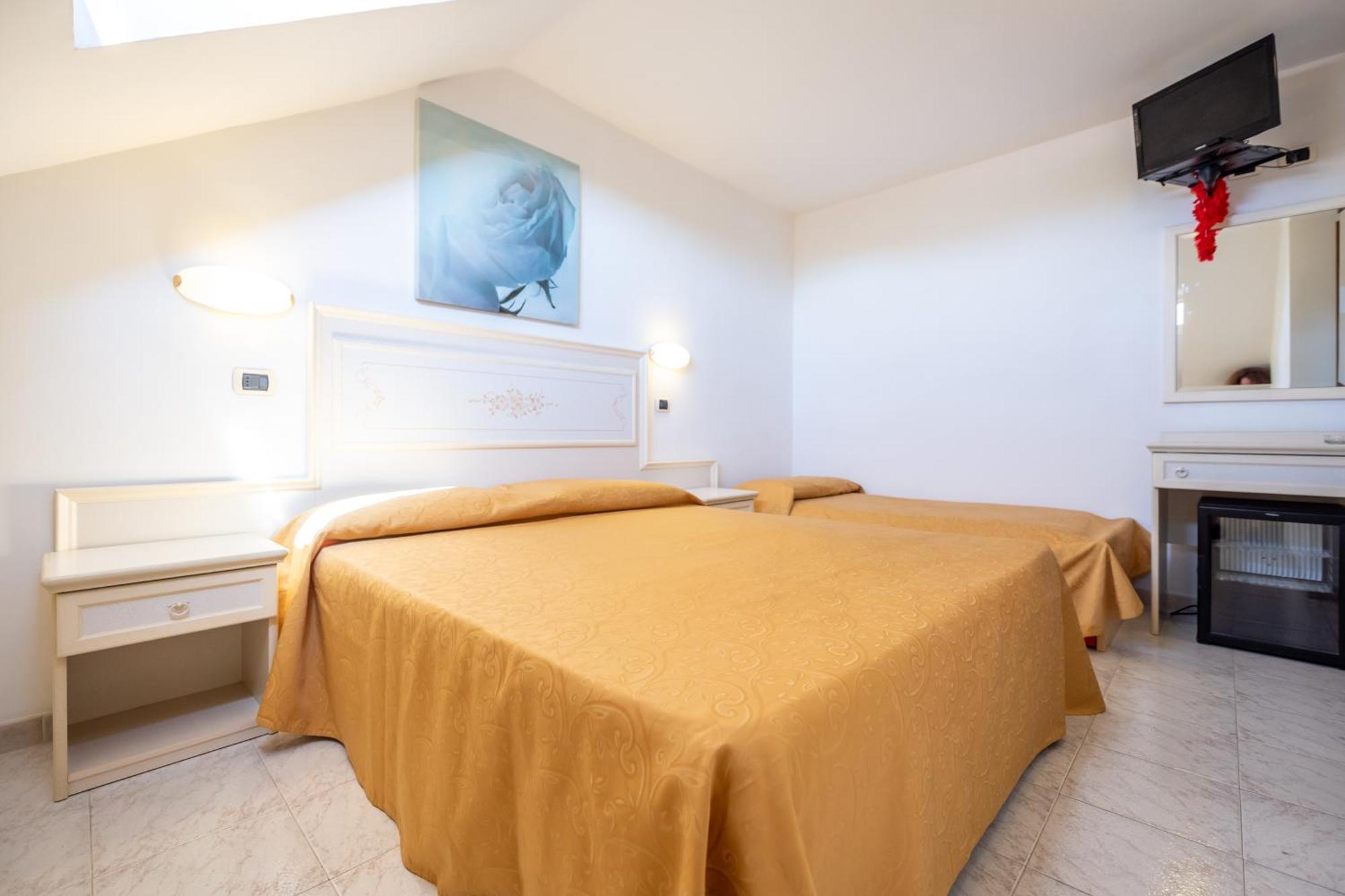 Hotel Florence San Benedetto del Tronto Esterno foto