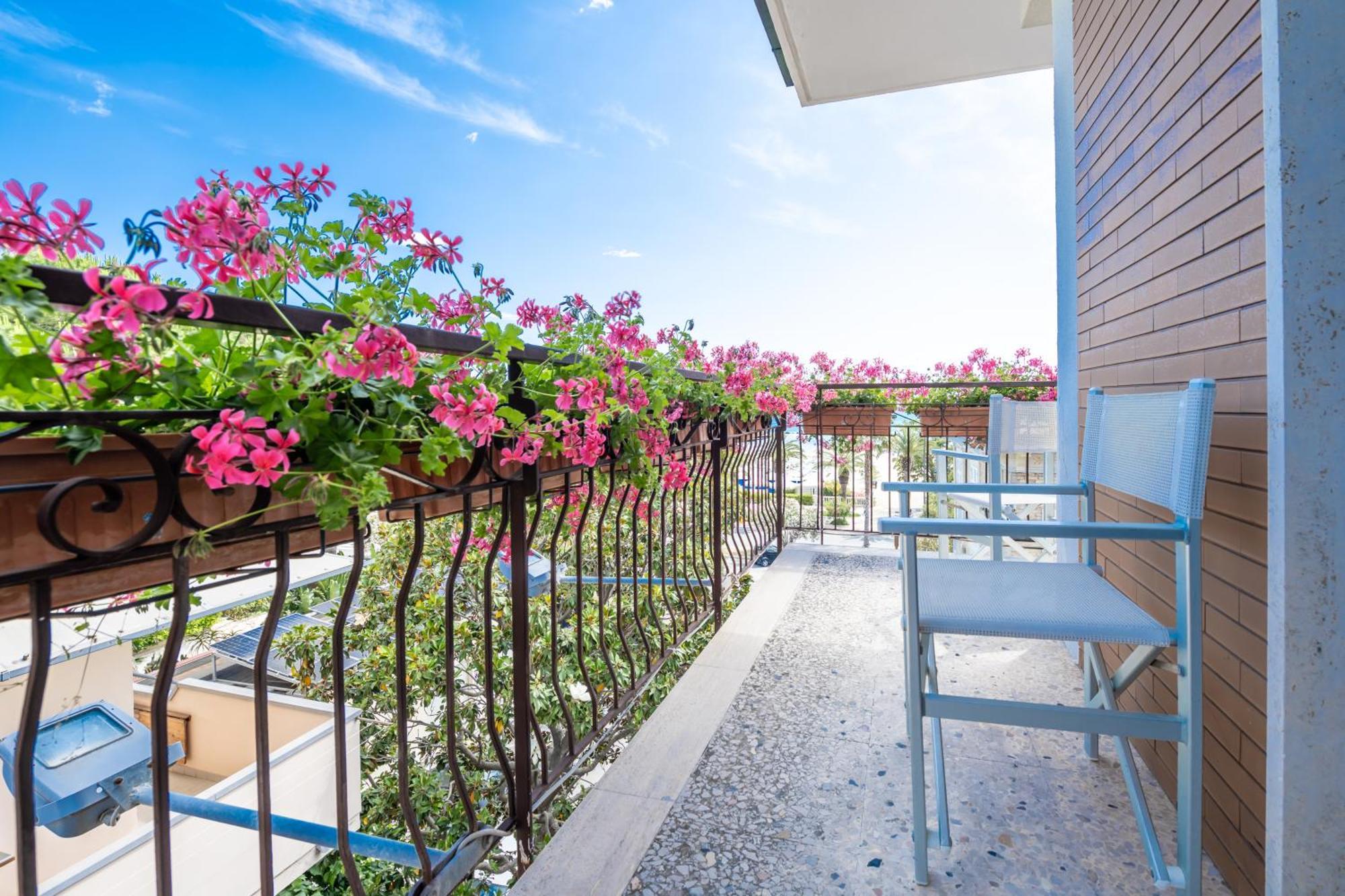 Hotel Florence San Benedetto del Tronto Esterno foto