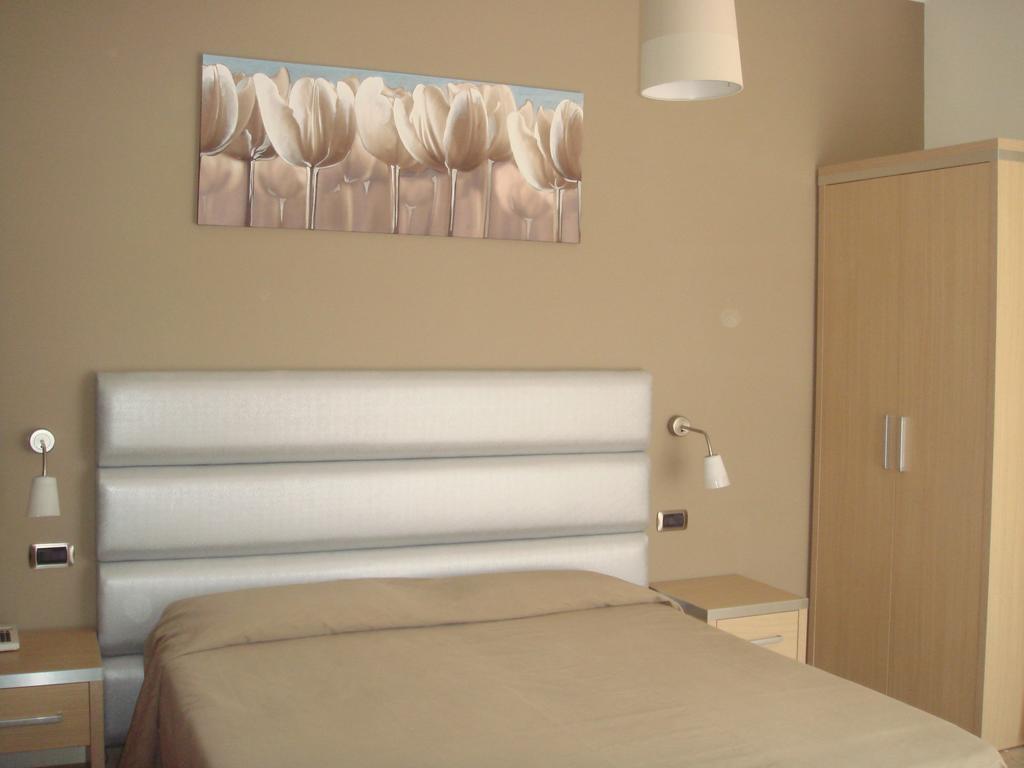 Hotel Florence San Benedetto del Tronto Camera foto